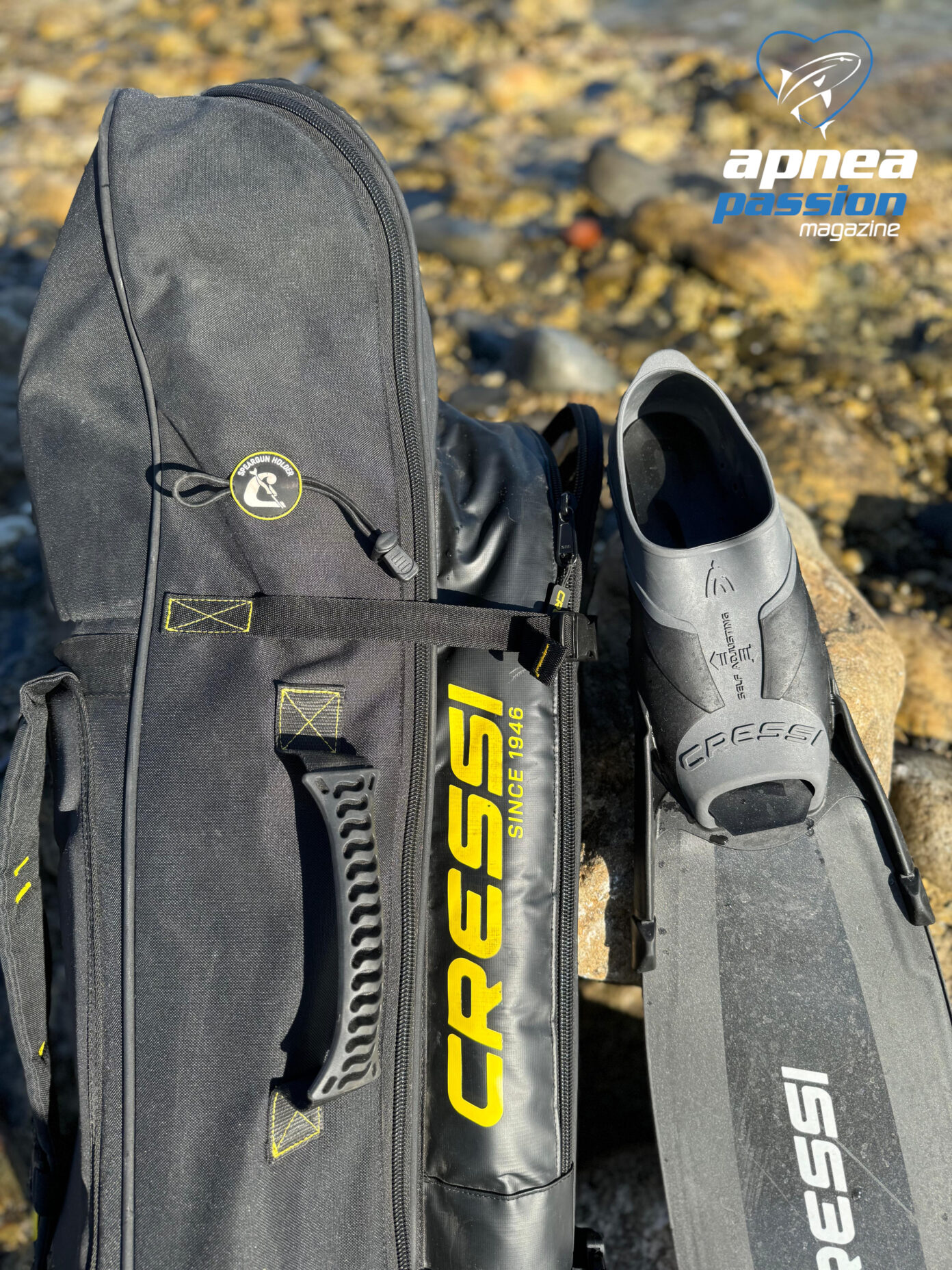 Cressi Piovra Dry Sac à Dos Palmes – Sac Déperlant XL Pour Palmes Longues, Apnée, Pêche Sous-Marine, Compartiment Isotherme, Noir/Jaune