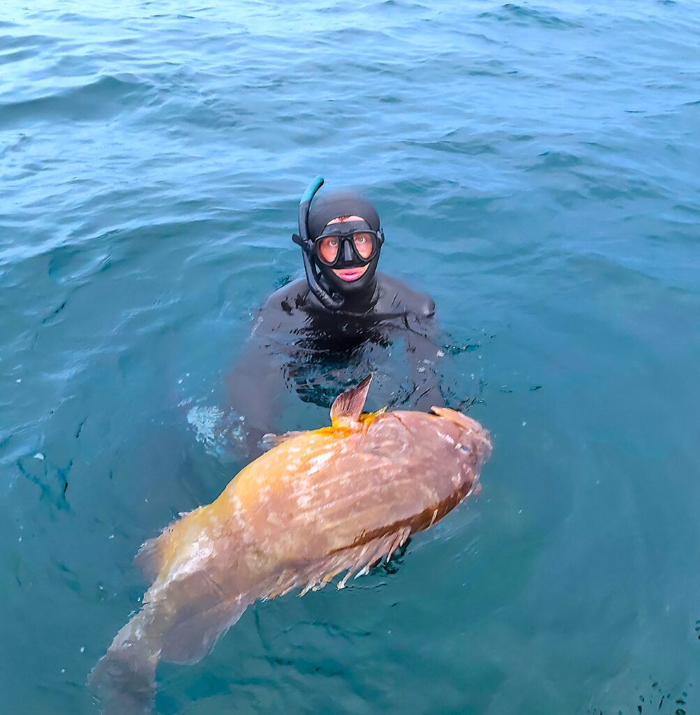 Enorme cernia catturata da Diego Mazzocchi