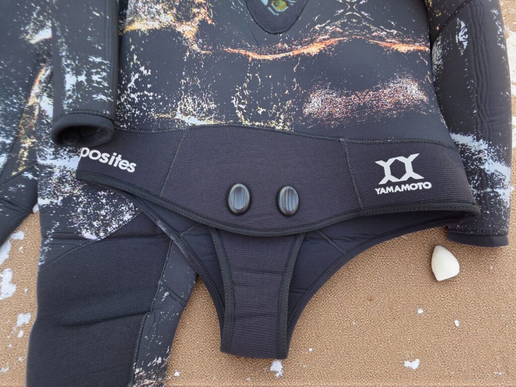 Cetma Black Camu spearfishing wetsuit Supratex waist and double clip beaver tail