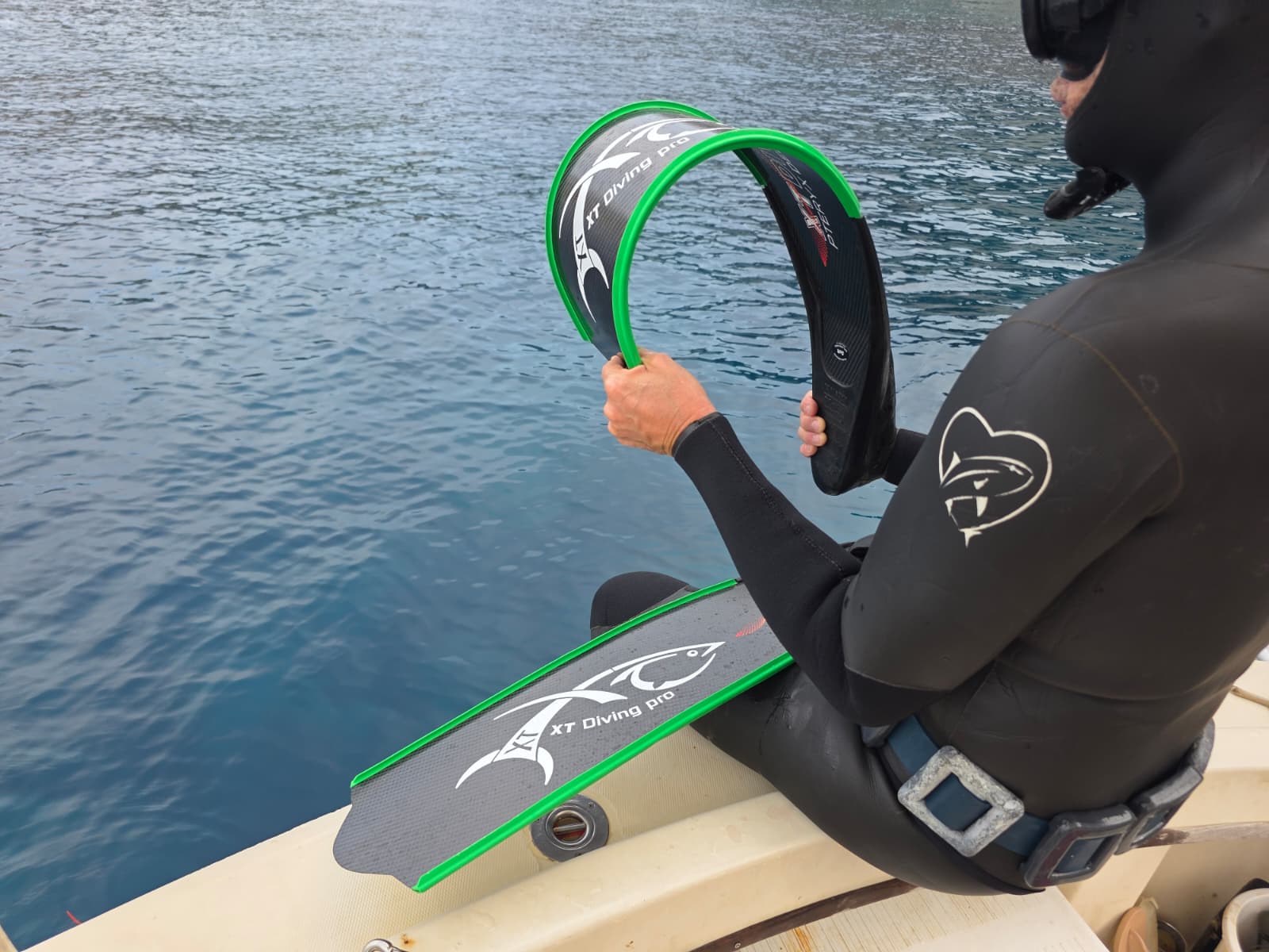 Bending the XT Diving Pro carbon fiber fins blades