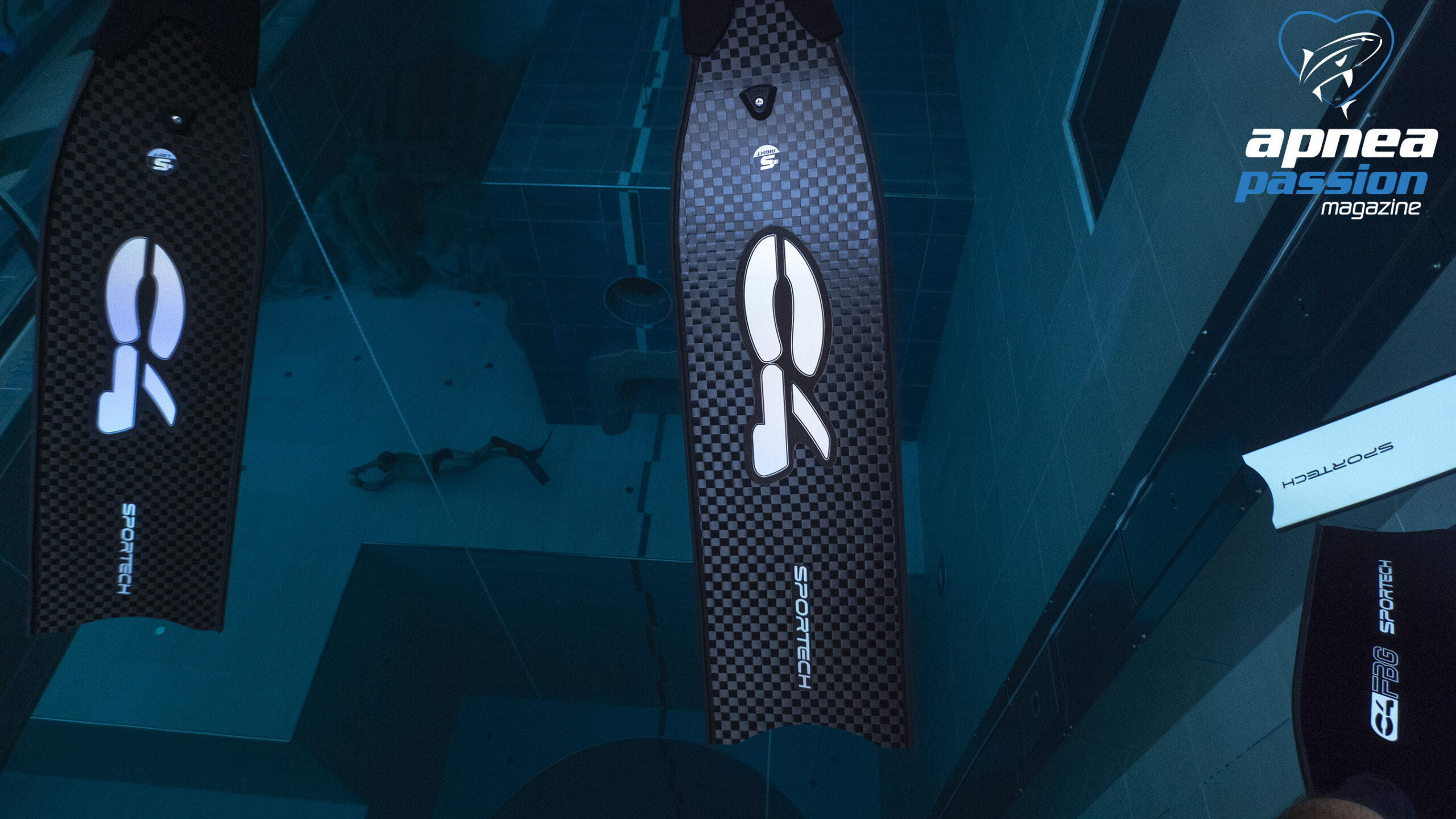 C4 SPORTECH fins cover rid logo