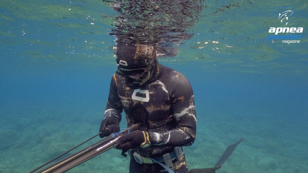 Gran protección pectoral en el traje de pesca submarina Cetma Black Camu