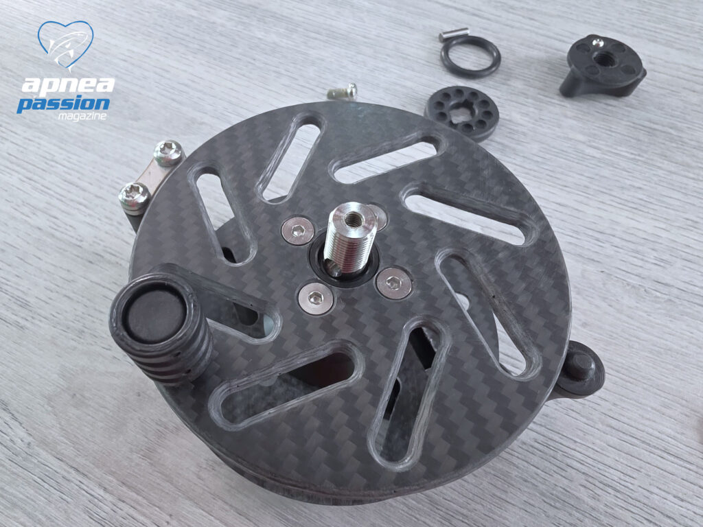 Cetma Carbon Reel V90 with the  top quality steel central axle