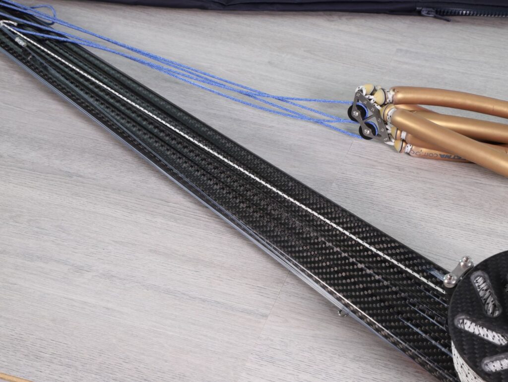 Cetma Composites Sea Bull con profilo ondulato per irrigidire la struttura e posizionare gli elastici